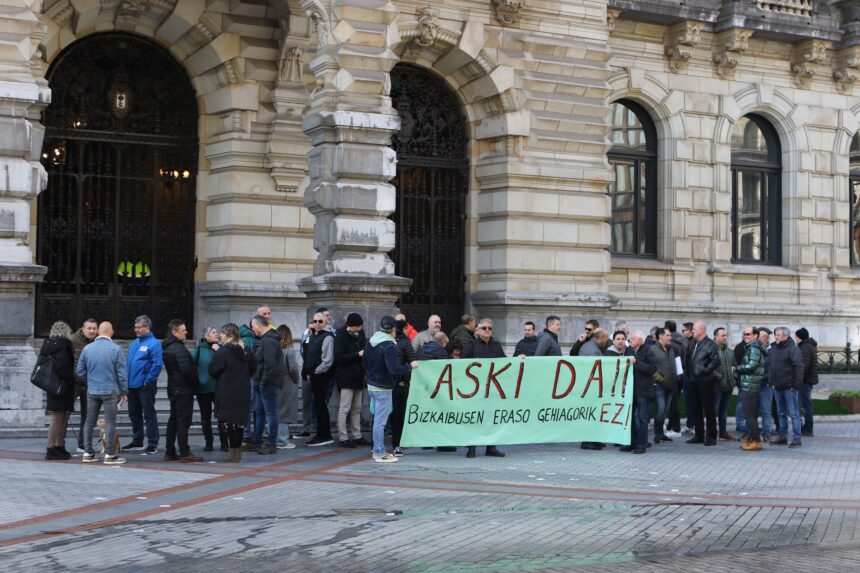 Bizkaibuseko langileek greba egingo dute asteartean