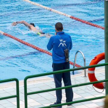 Udal igerilekuak greban daudela hasi dute uda Bilbon