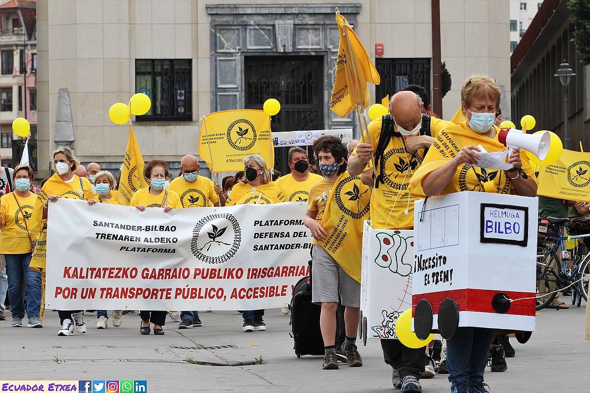 “Kalitatezko” trenaren alde